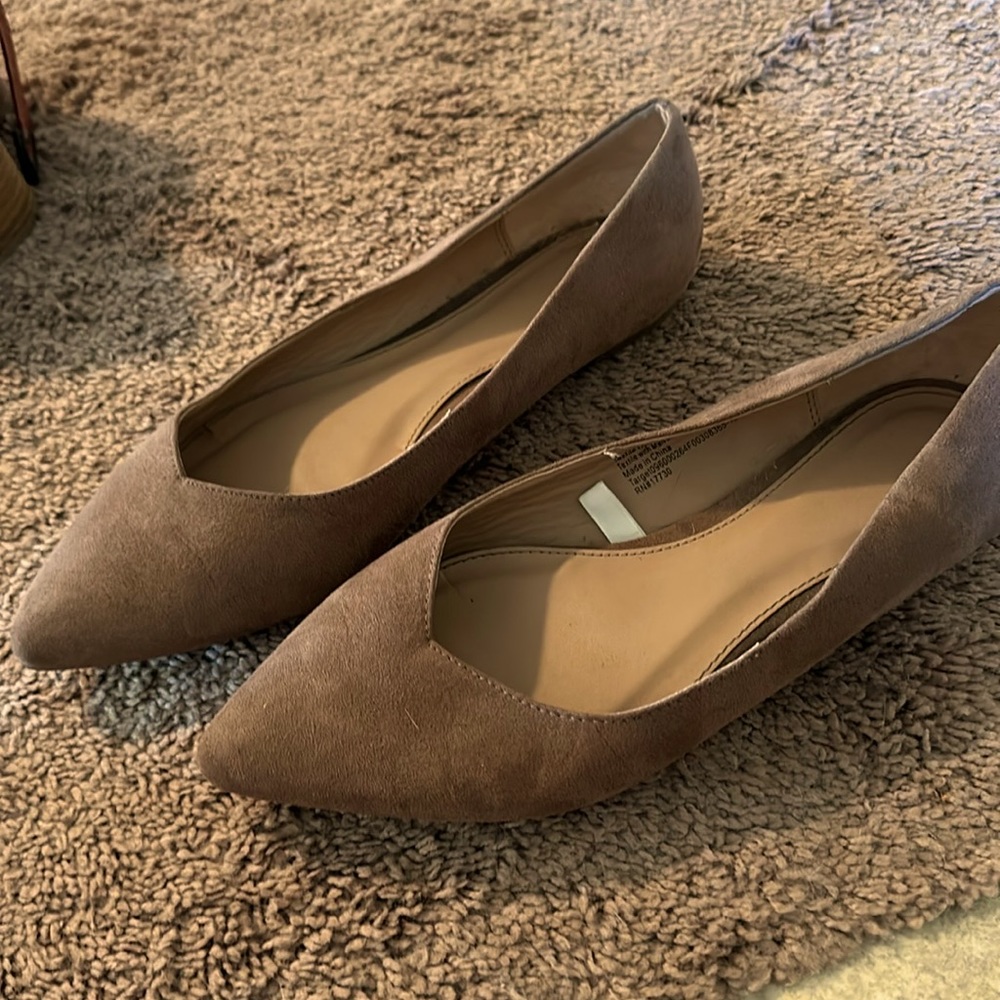 Tan Pointed Flat Shoe